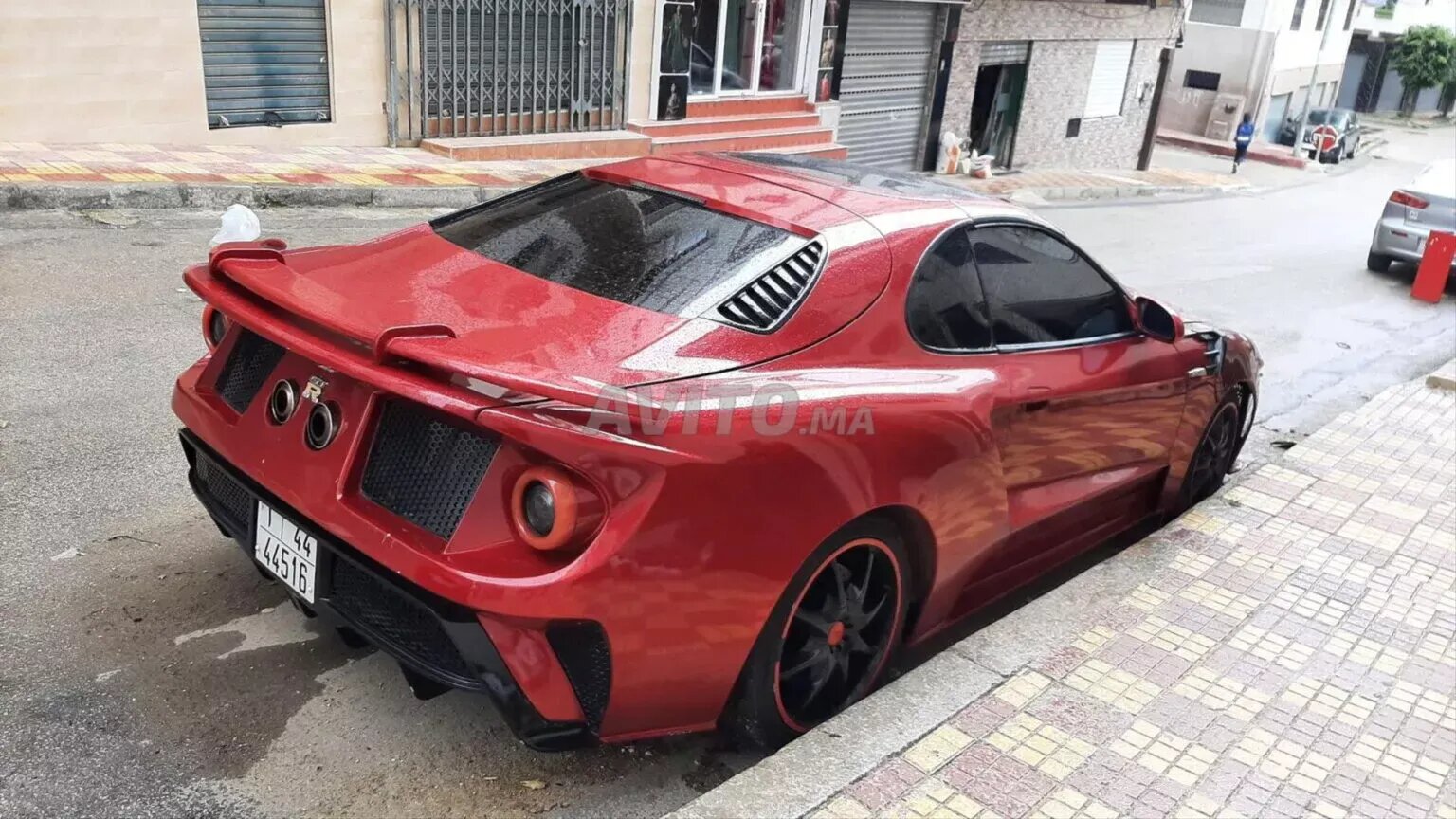 Toyota Celica, которую хотели сделать похожей на Bugatti и Ford GT, выставили на продажу