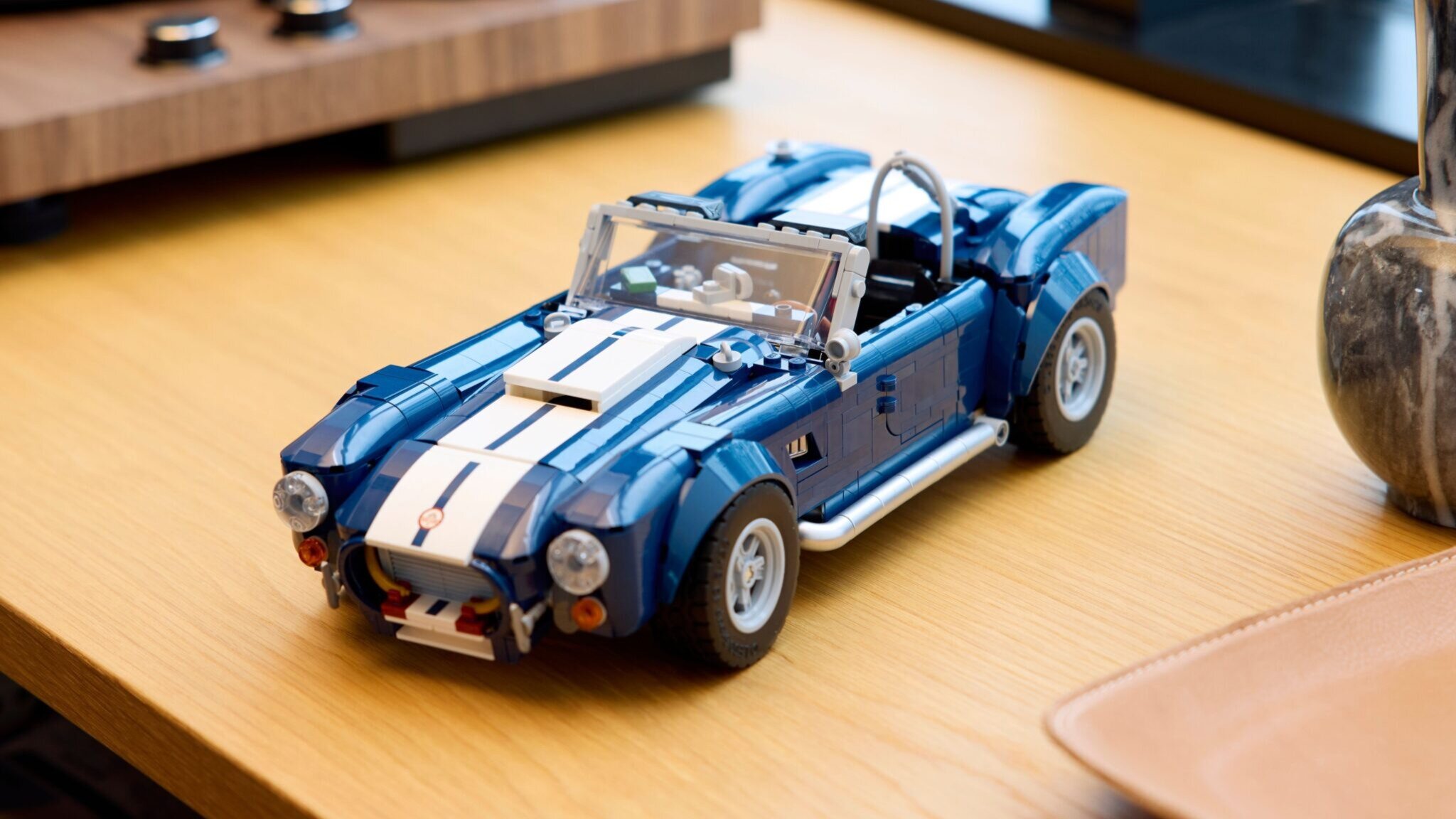 Культовый Shelby Cobra 427 стал набором Lego за 15 тысяч рублей