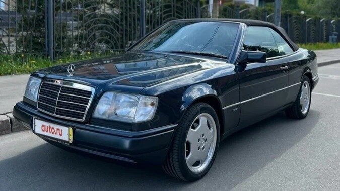 На Авто.ру продают новый кабриолет Mercedes-Benz, которому 25 лет. Очень дорого