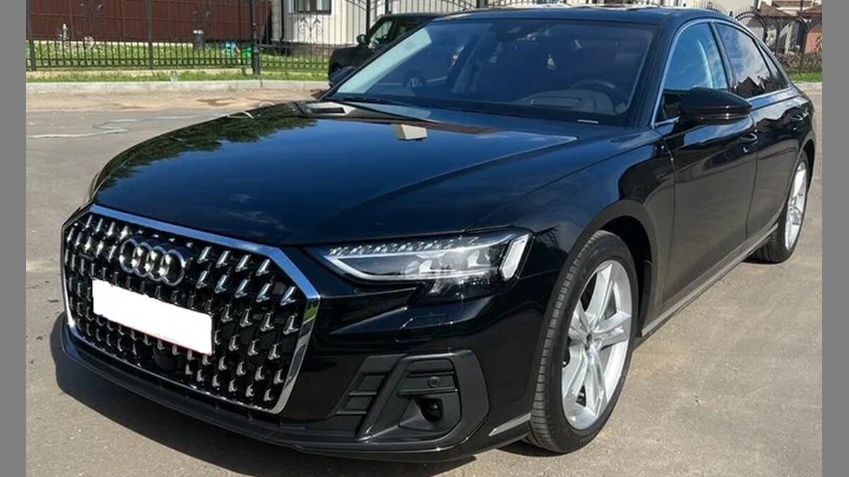 Единственную в России рестайлинговую Audi A8 продают на Авто.ру за 19,5 миллиона рублей