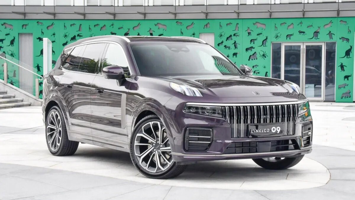 В Россию привезли китайский кроссовер Lynk&Co 09 на платформе Volvo