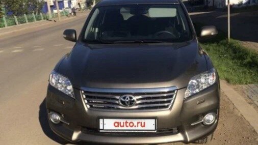 10-летнюю Toyota RAV4, на которой ездили лишь однажды в жизни, продают на Авто.ру