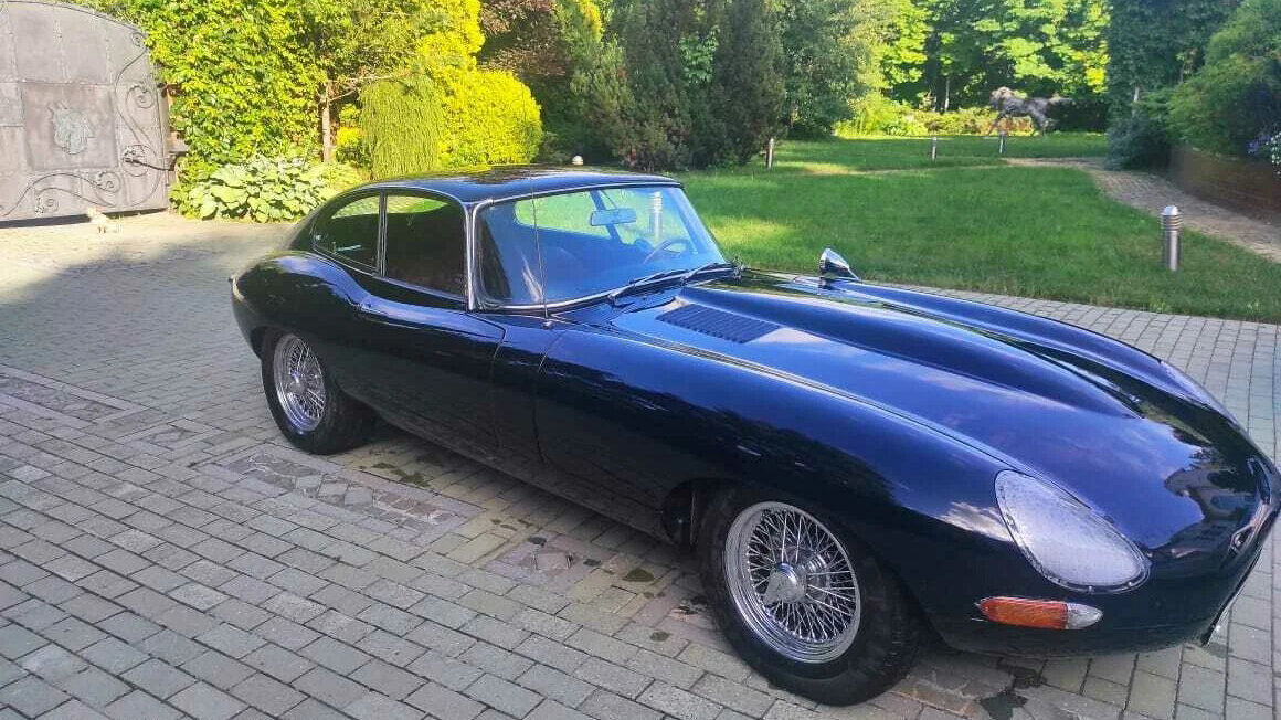 36-летний Jaguar E-type почти без пробега выставили на продажу в России