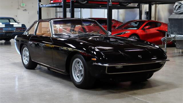 На продажу выставлен очень редкий суперкар из 1960-х. Это четырёхместный Lamborghini