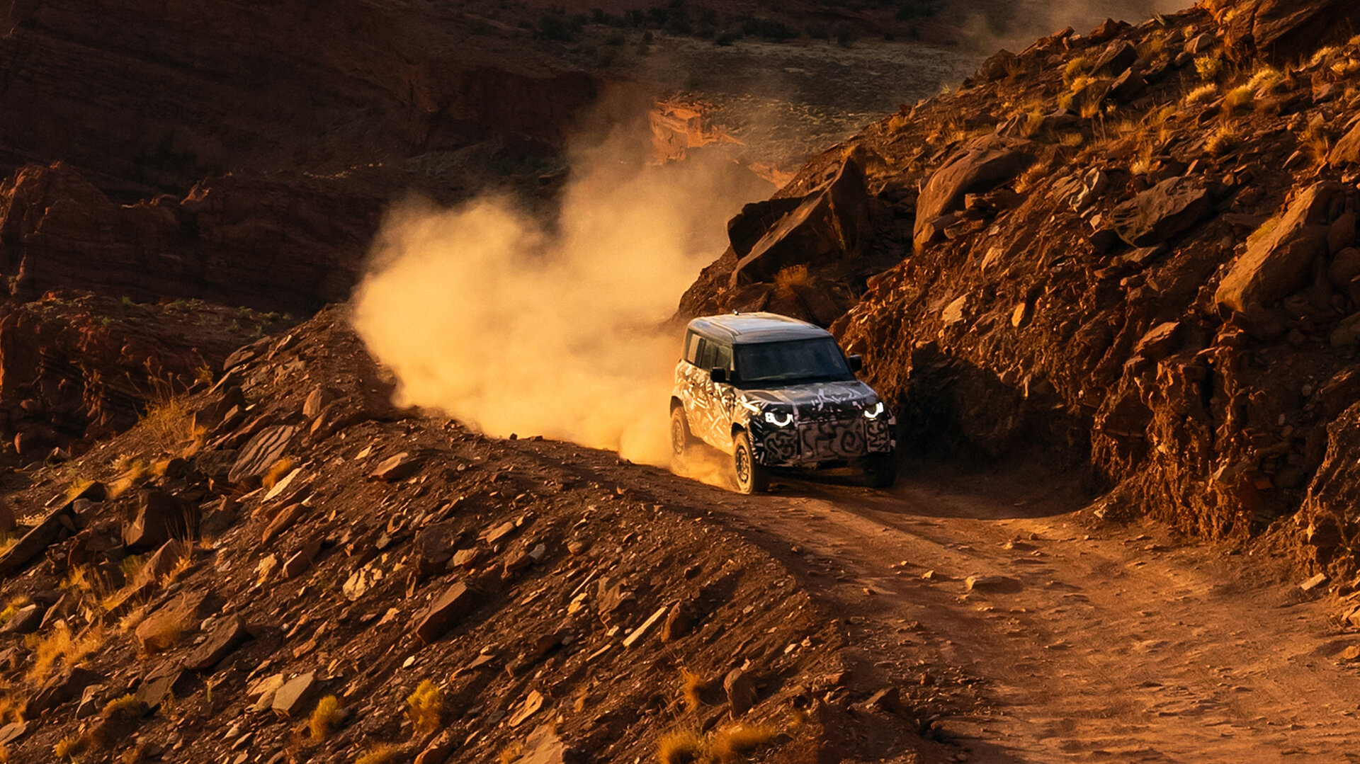 Экстремальный Land Rover Defender Octa: первые фотографии и подробности