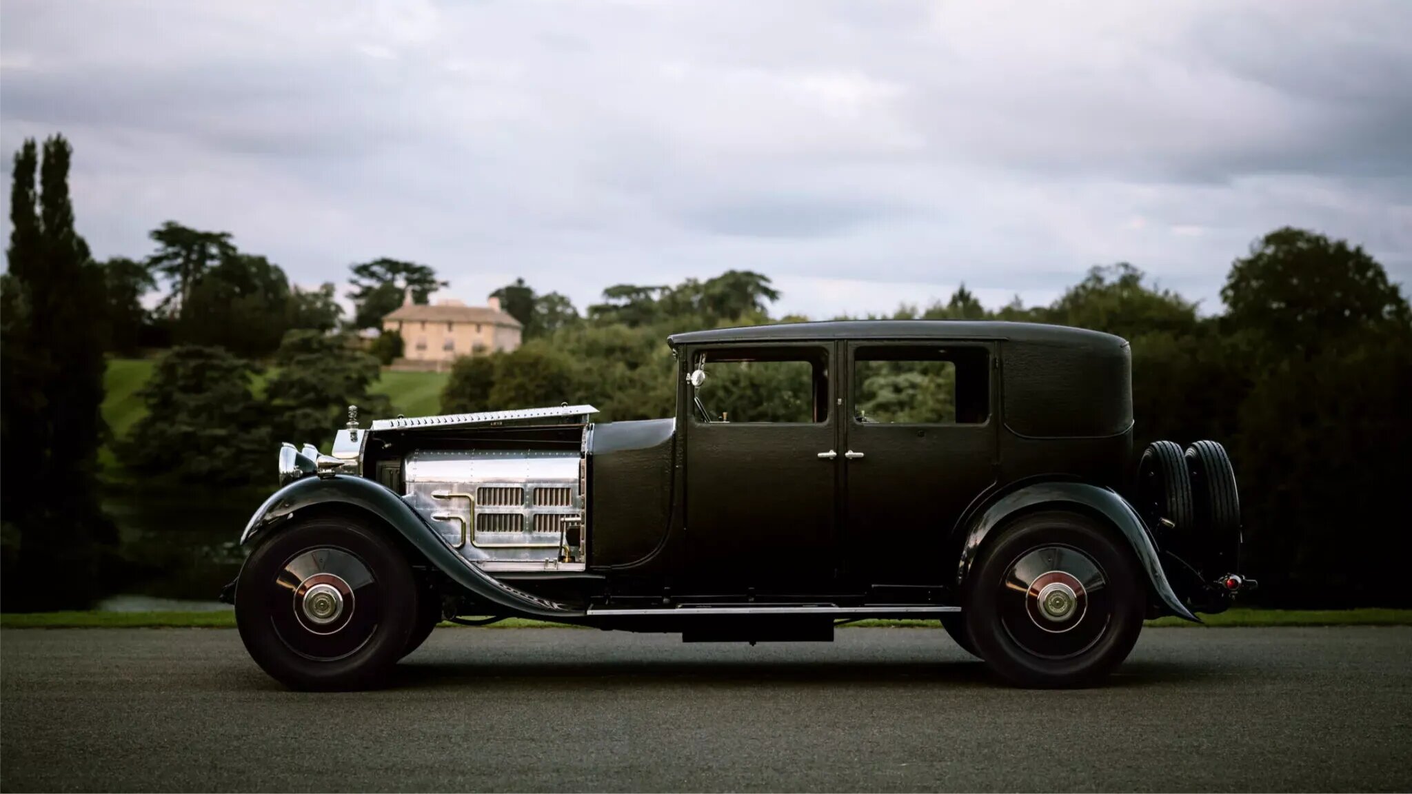 94-летний Rolls-Royce Phantom перевели на электротягу