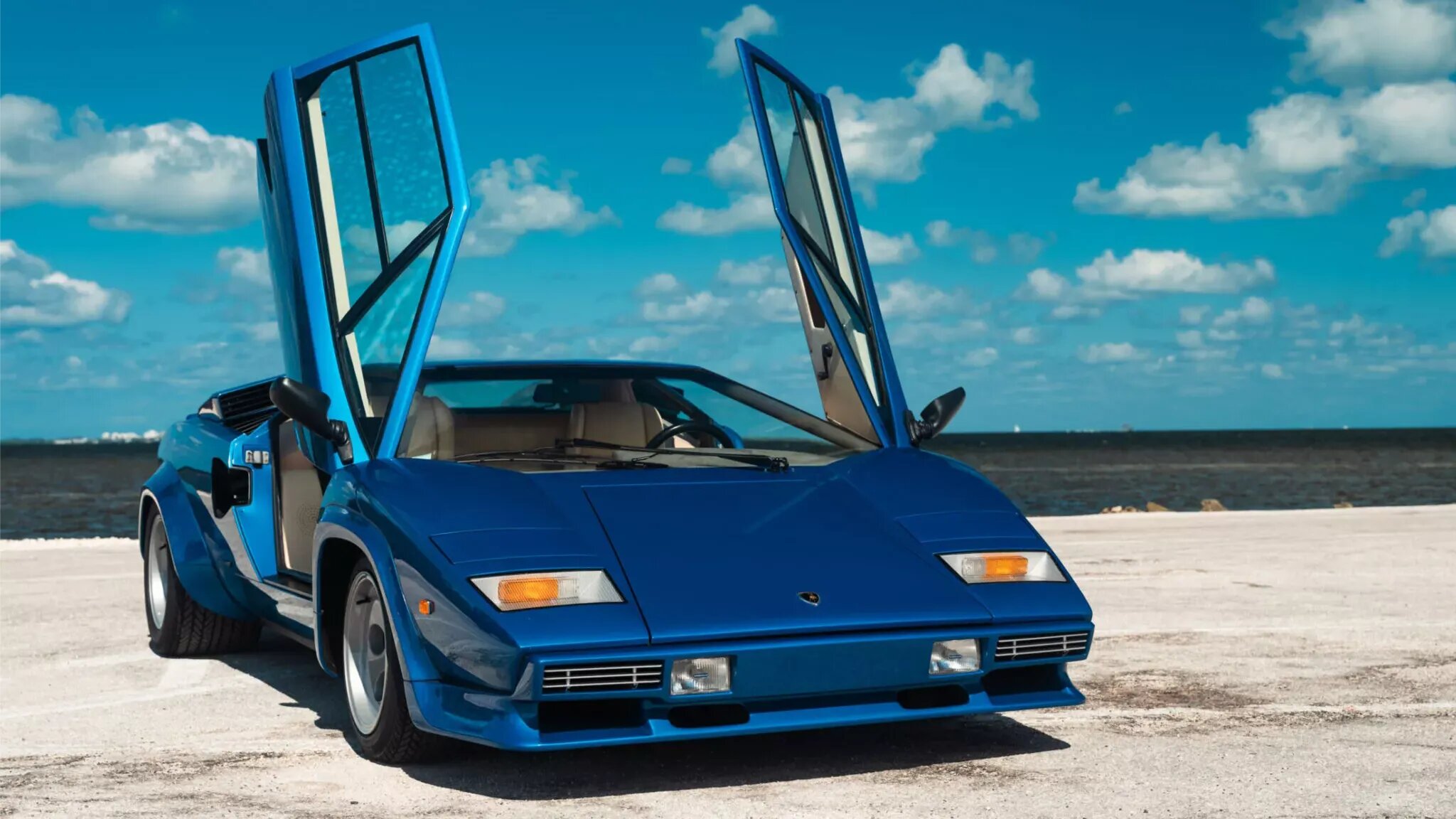Широкий Lamborghini Countach выставили на продажу за 650 тысяч долларов