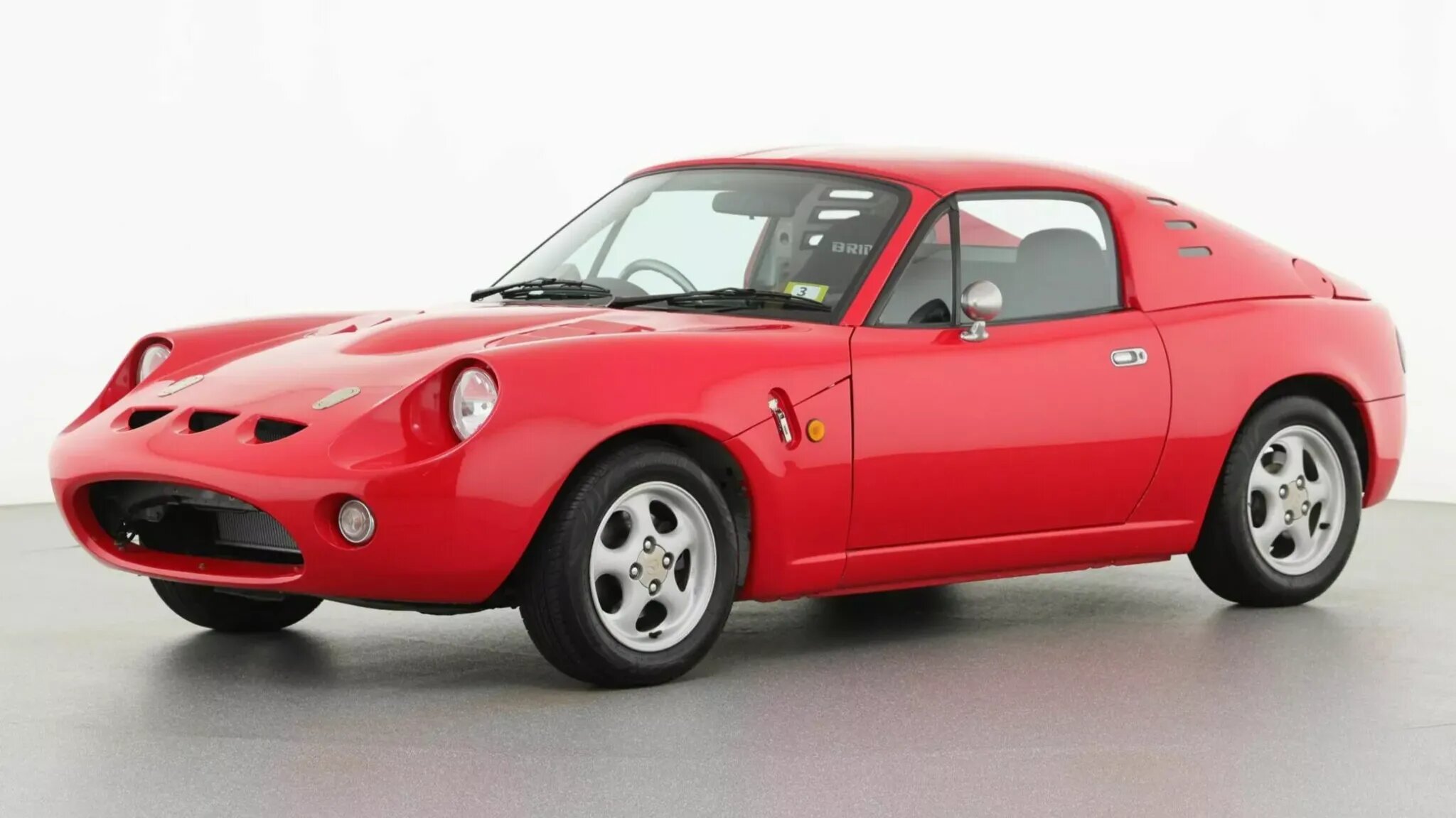На продажу выставили необычную Mazda MX-5, которая выглядит как Ferrari 250 GTO