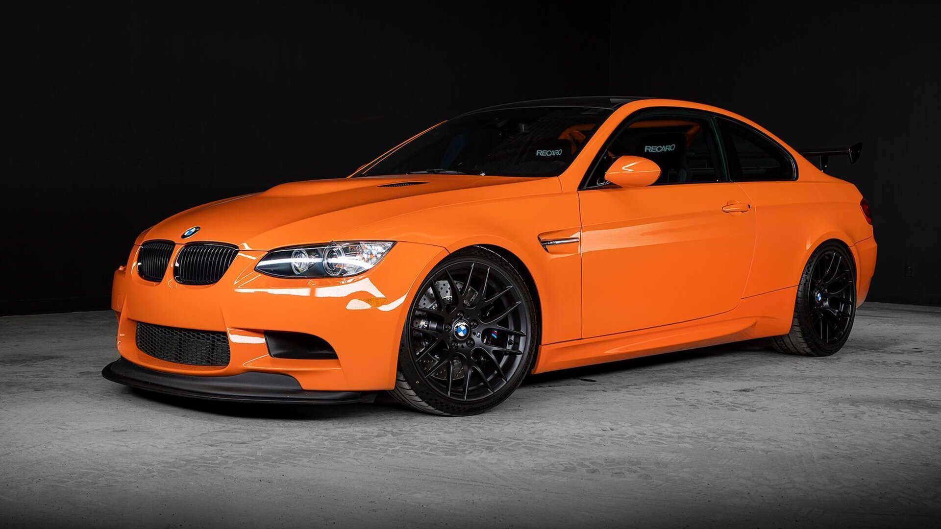 На продажу выставили хардкорное купе BMW M3 GTS, но оно ненастоящее