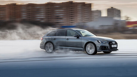 Династия: тест Audi RS4 Avant – «сарая» с мотором от Porsche. Опять