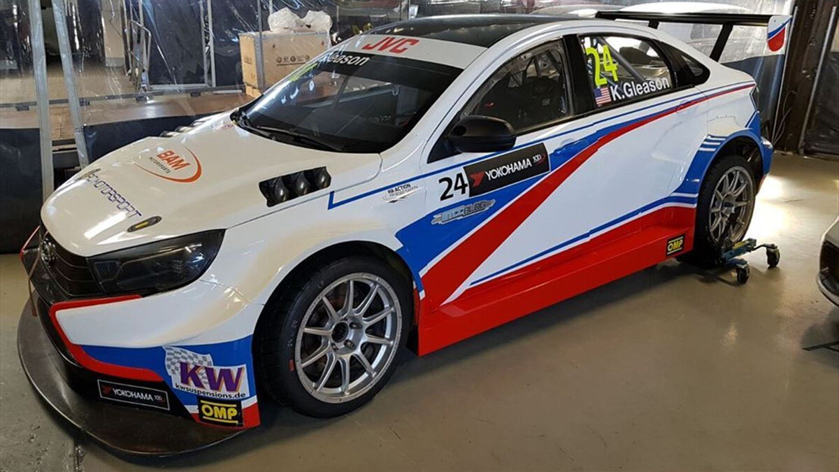 В Нидерландах продают гоночную Lada Vesta по цене Porsche 718 Cayman