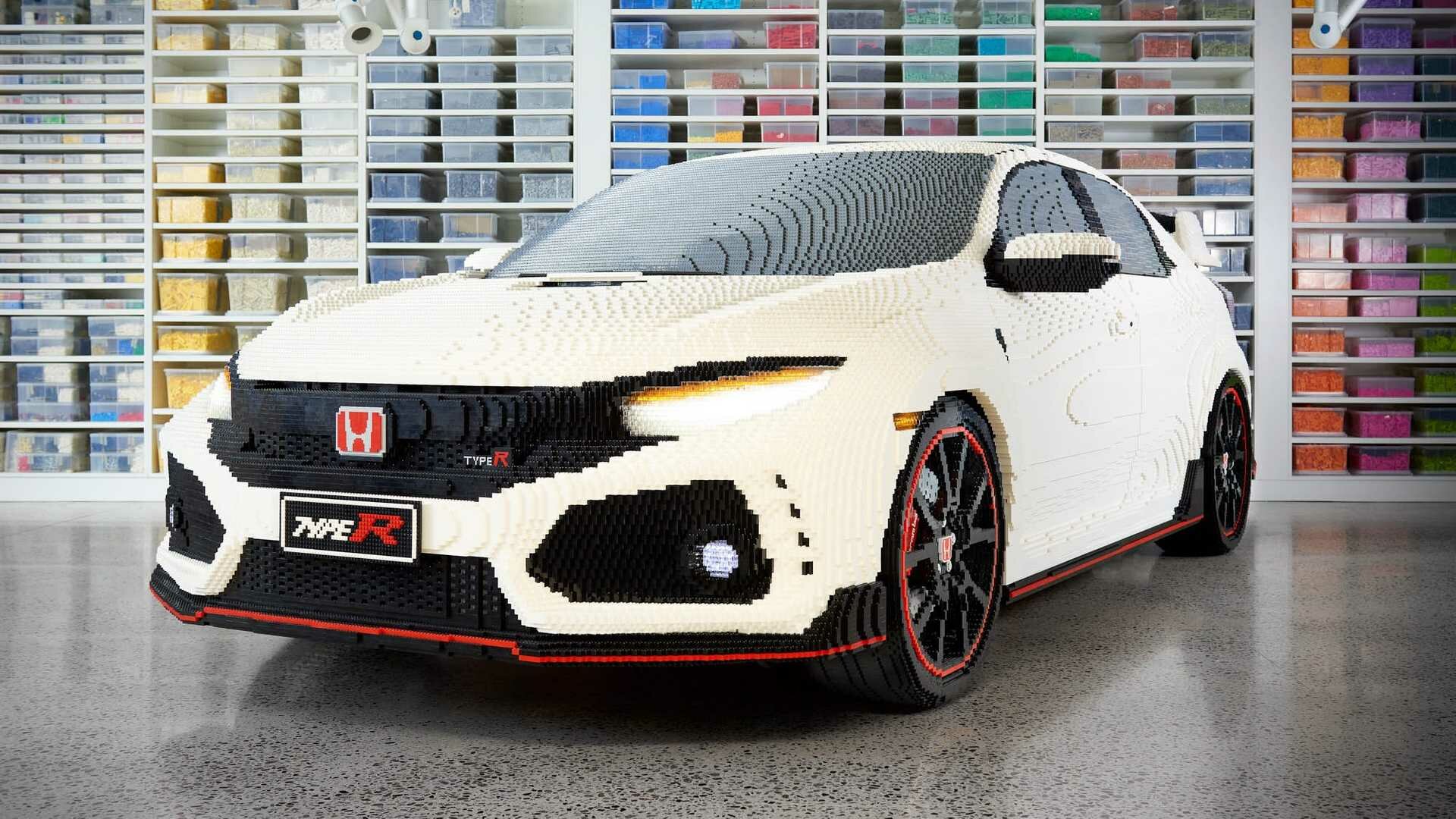 Сколько нужно кубиков Lego, чтобы собрать хот-хэтч Honda Civic Type R