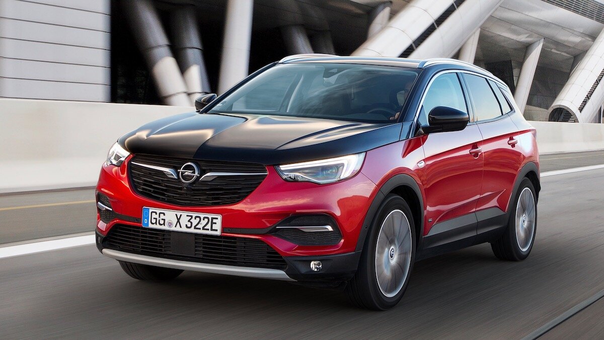 Марка Opel представила свой первый подзаряжаемый гибрид — это 300-сильный кроссовер