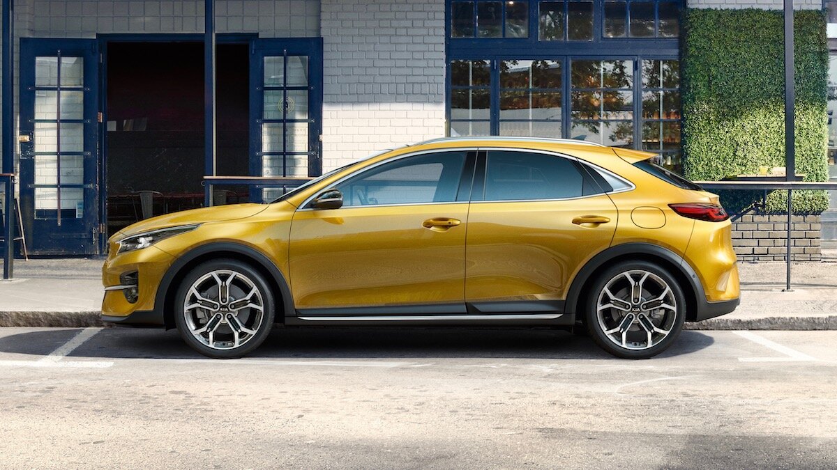 Внешность городского кроссовера Kia XCeed перестала быть секретом