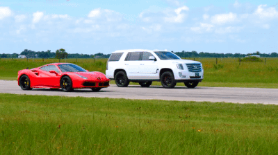 Очень мощный Cadillac Escalade против Ferrari 488 GTB: дрэг!