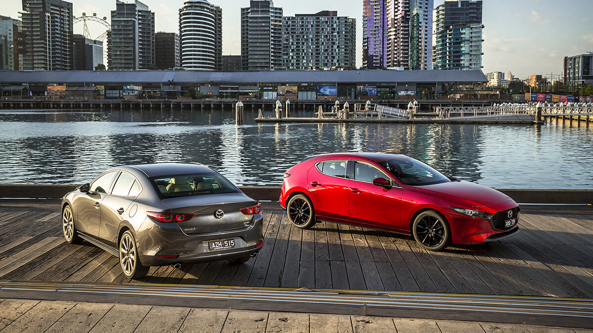 Новая Mazda3 оказалась дороже VW Golf