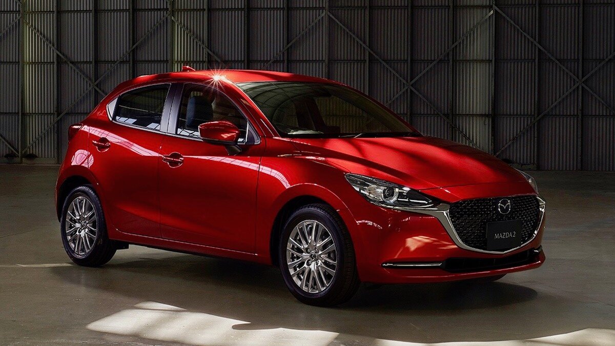 Хэтч Mazda2 обновили в стиле старшей «шестёрки»