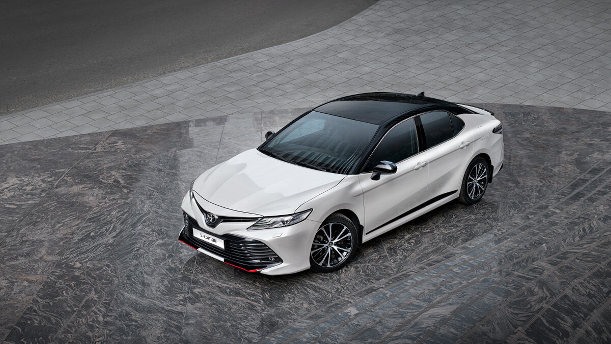 В России появилась «спортивная» версия Toyota Camry