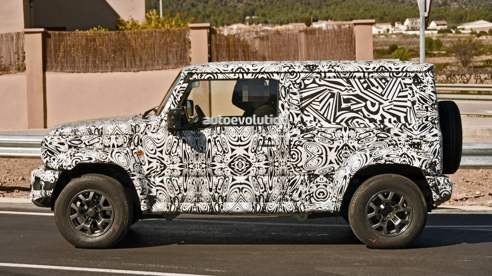 Suzuki Jimny вырастет до размеров Lada Niva Travel и превратится в гибрид