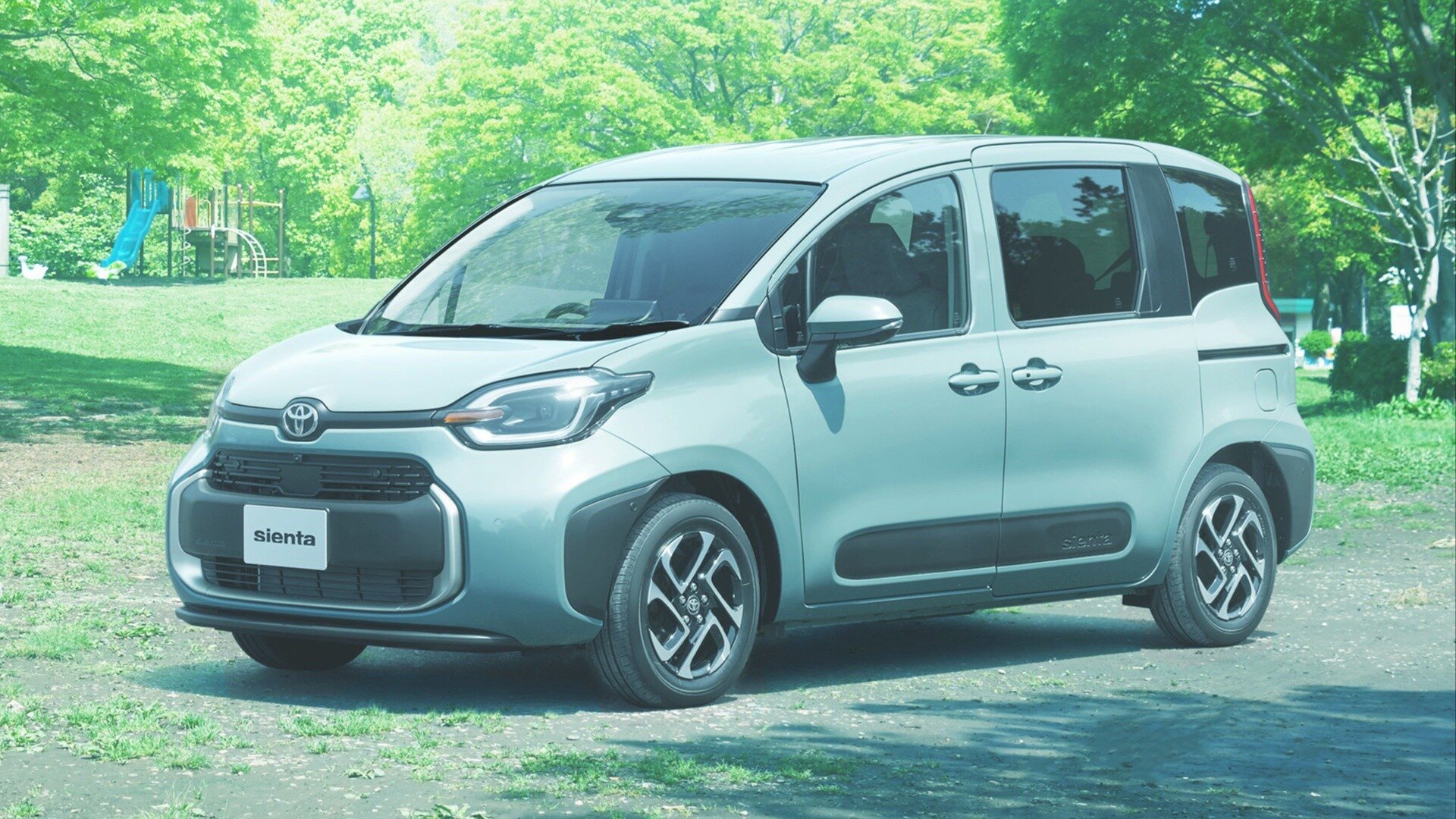 Toyota представила новый микровэн Sienta: более мощные двигатели и полный привод E-Four