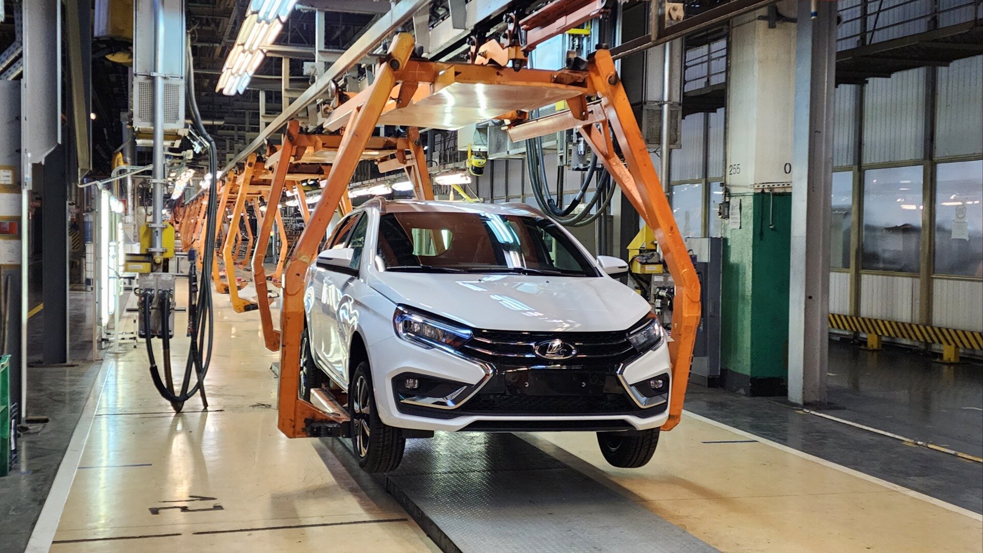 АвтоВАЗ будет собирать китайские автомобили на конвейерах в Тольятти и Ижевске