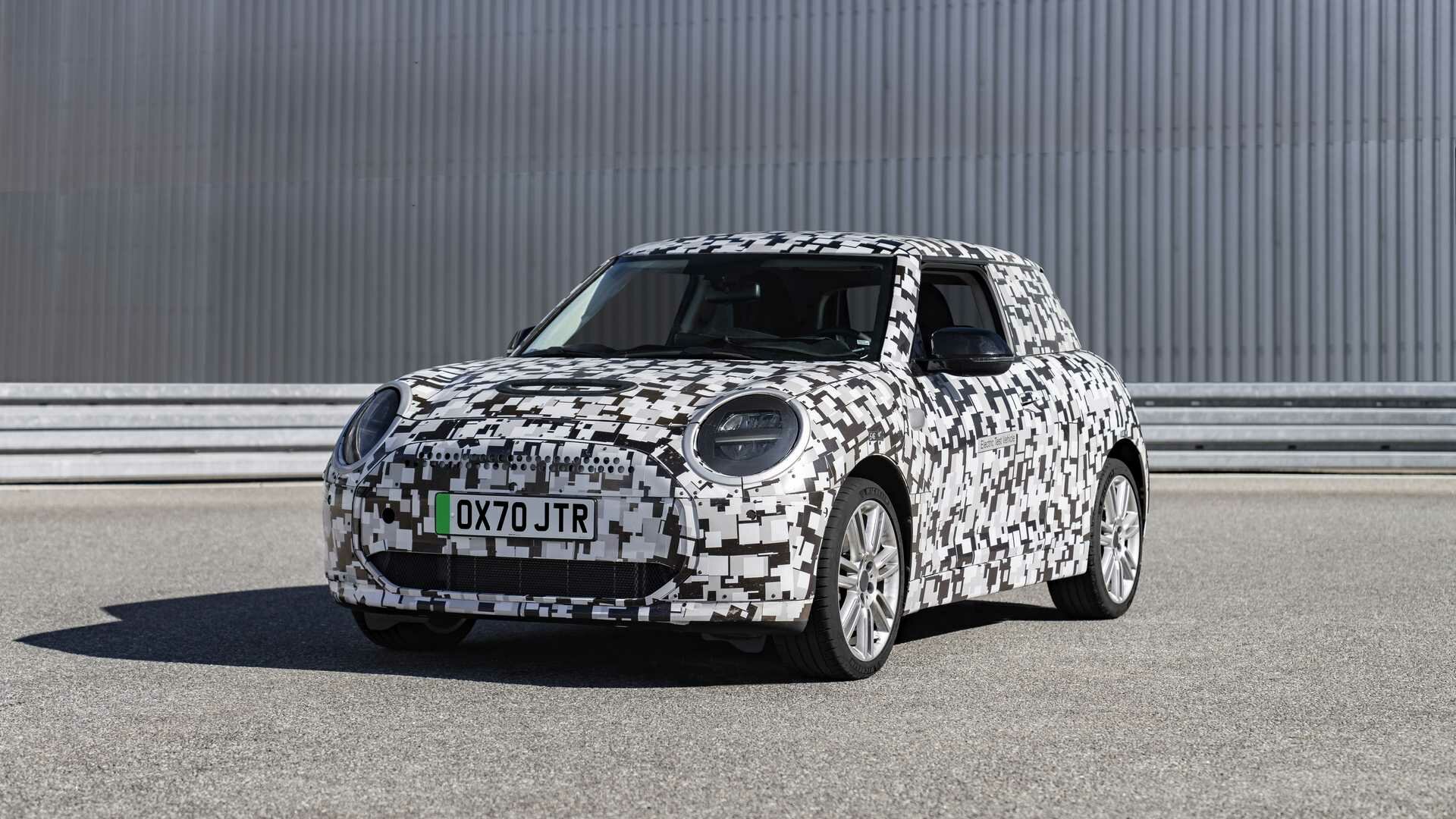 Хэтчбек MINI нового поколения: первые фото