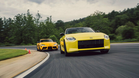 Nissan Z против Toyota Supra: дуэль спорткаров с толикой ностальгии