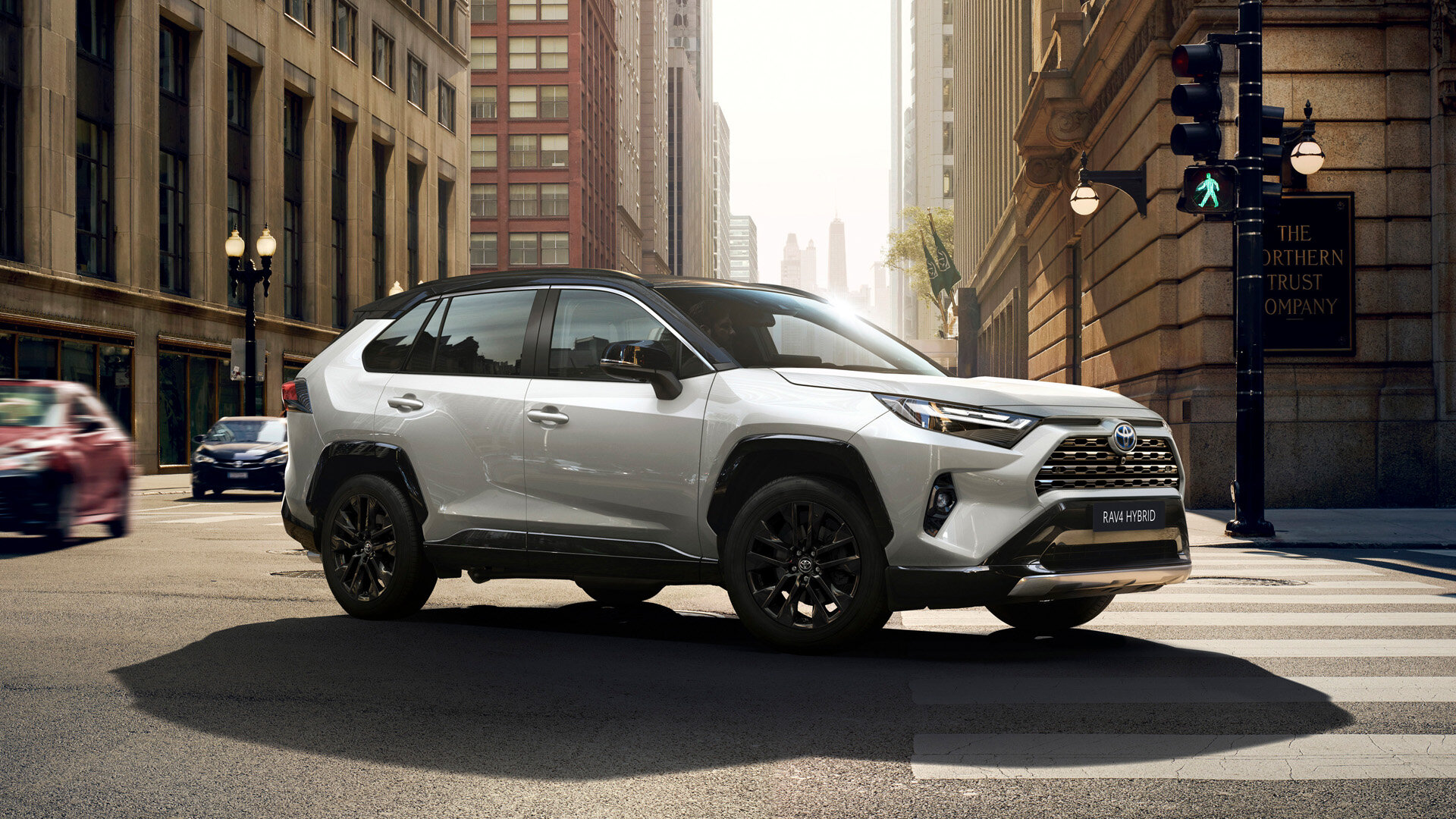 Toyota обновила RAV4 для Европы: новая медиасистема и усовершенствованные помощники водителя