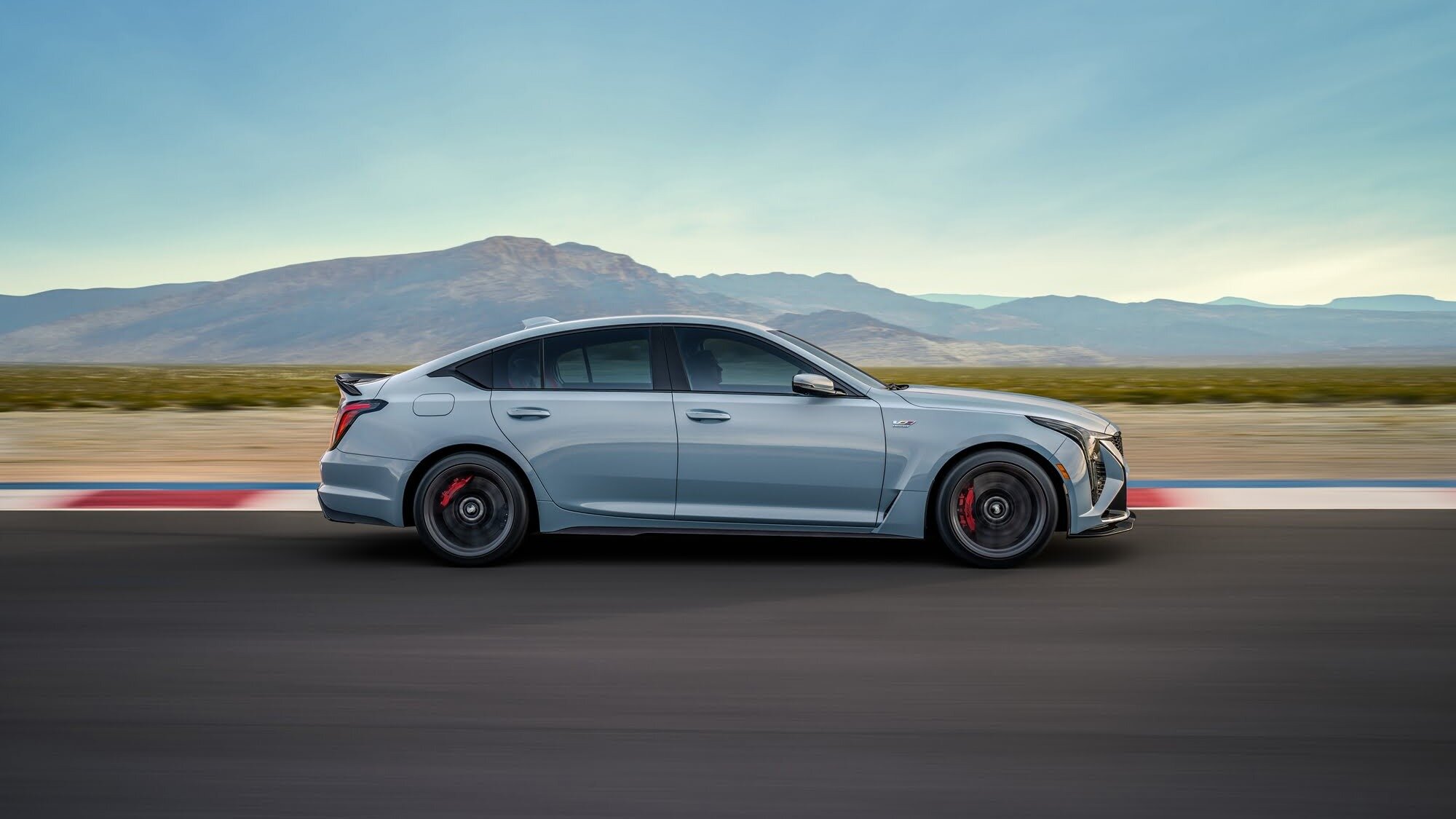 Cadillac выпустит новый CT5-V Blackwing — возможно, с «механикой»