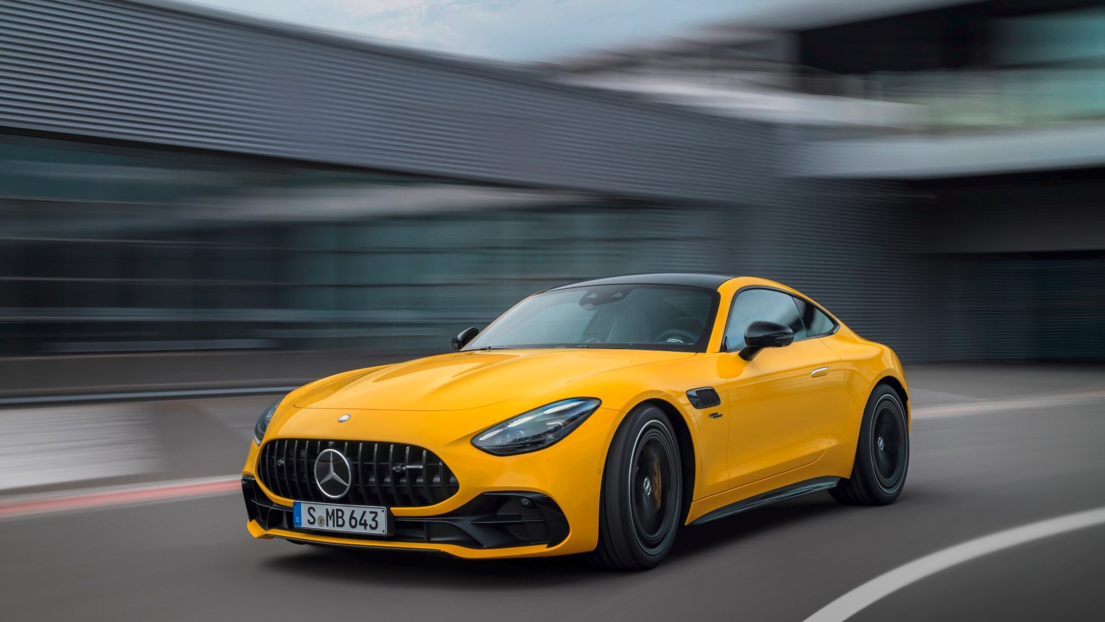 2,0-литровый двигатель сделал Mercedes-AMG GT дешевле на 49 тысяч евро