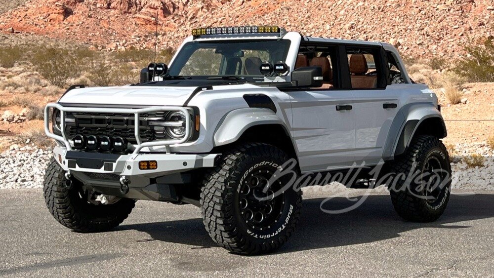 Тюнеры доработали экстремальный Ford Bronco Raptor и пустят его с молотка