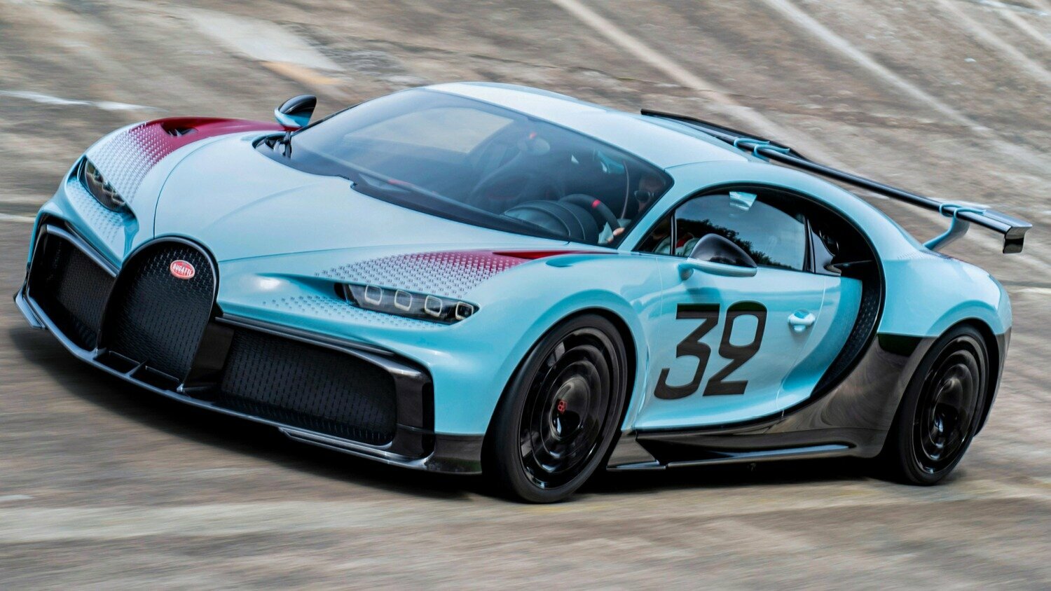 Компания Bugatti открыла подразделение по персонализации и показала новый гиперкар