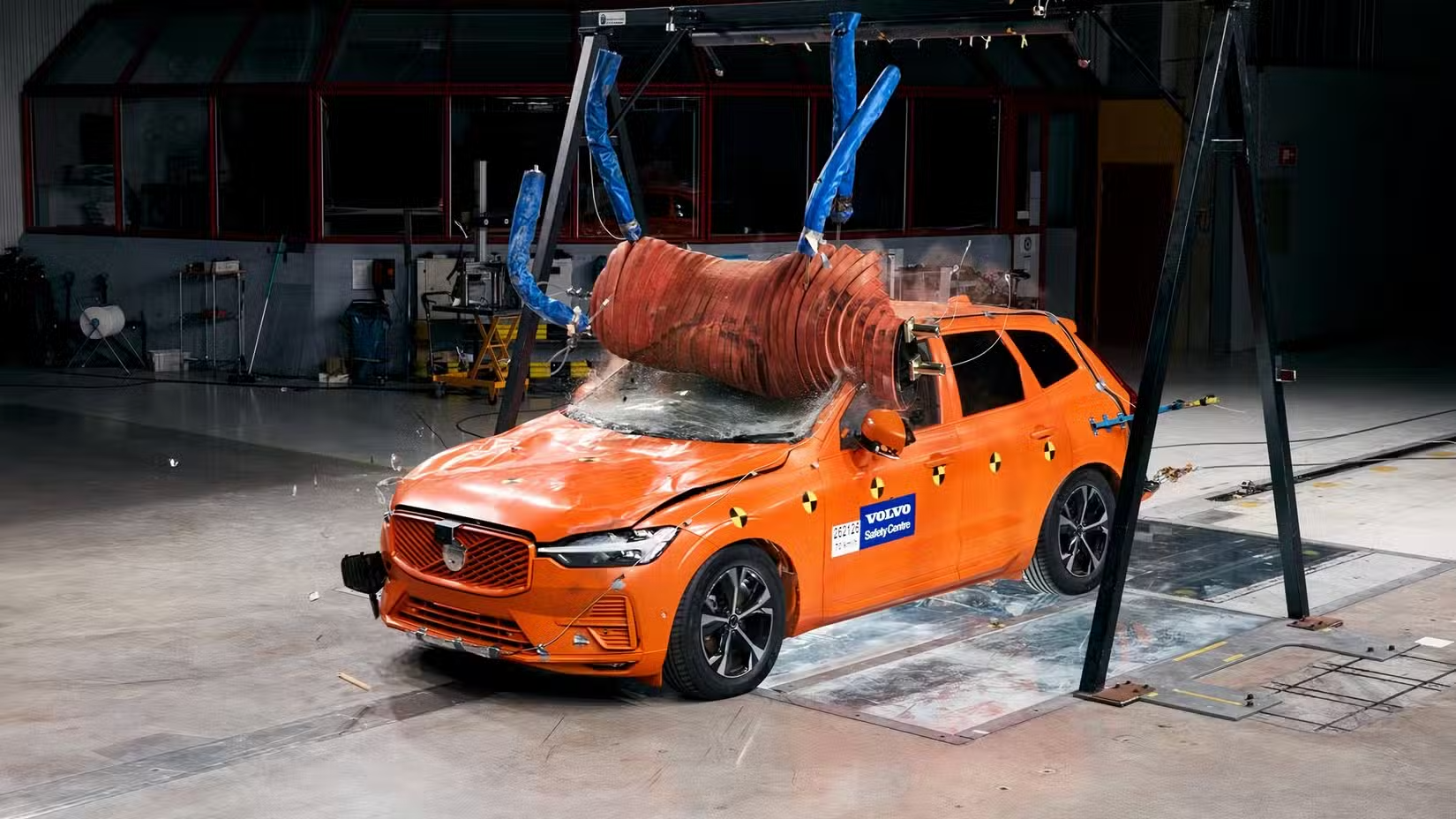 Volvo рассказала про манекен лося, который используют в краш-тестах
