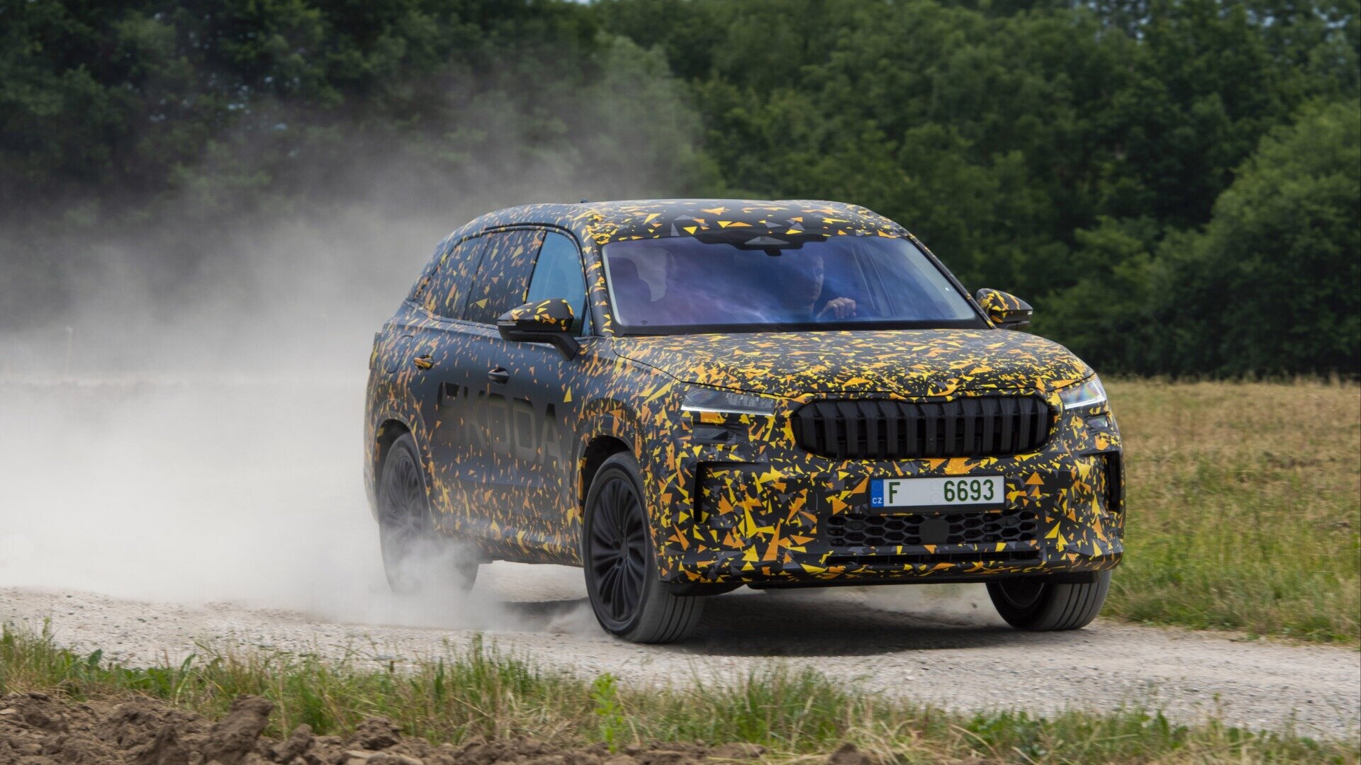 Skoda рассекретила характеристики нового Kodiaq — он сможет проезжать 100 километров на электротяге