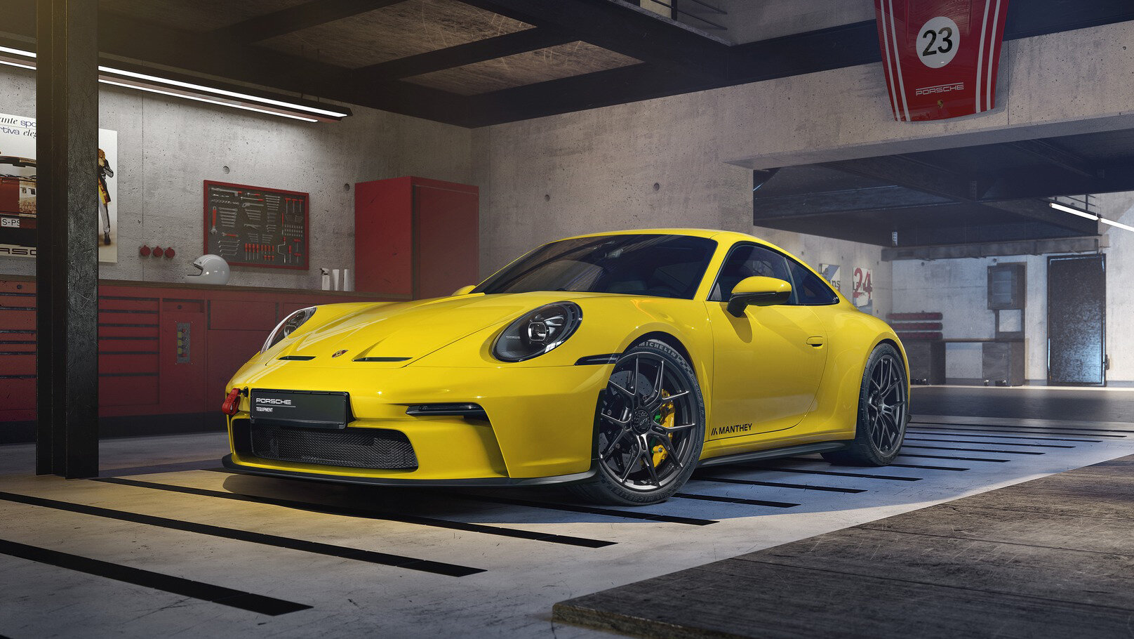 Команда Manthey Racing доработала спорткар Porsche 911 GT3 Touring