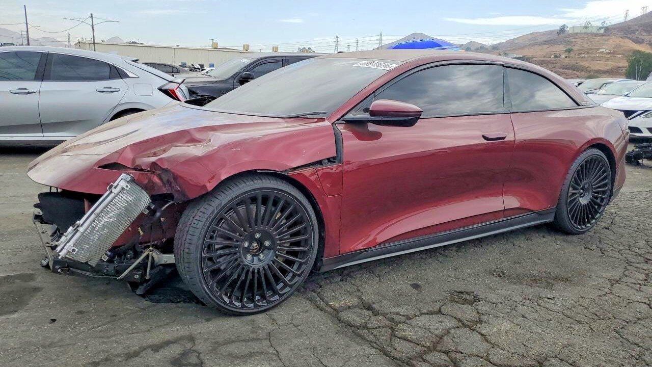 Кастомное купе Lucid Шакила О’Нила обнаружили на авторазборке
