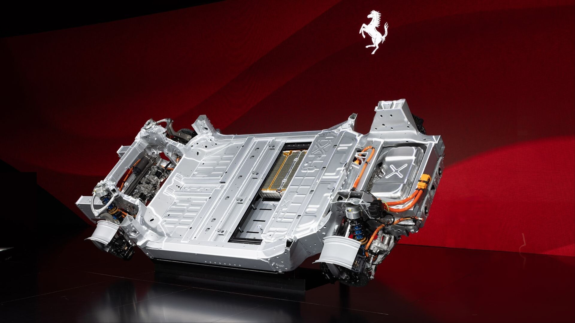 Компания Ferrari будет выпускать в среднем по четыре новинки в год
