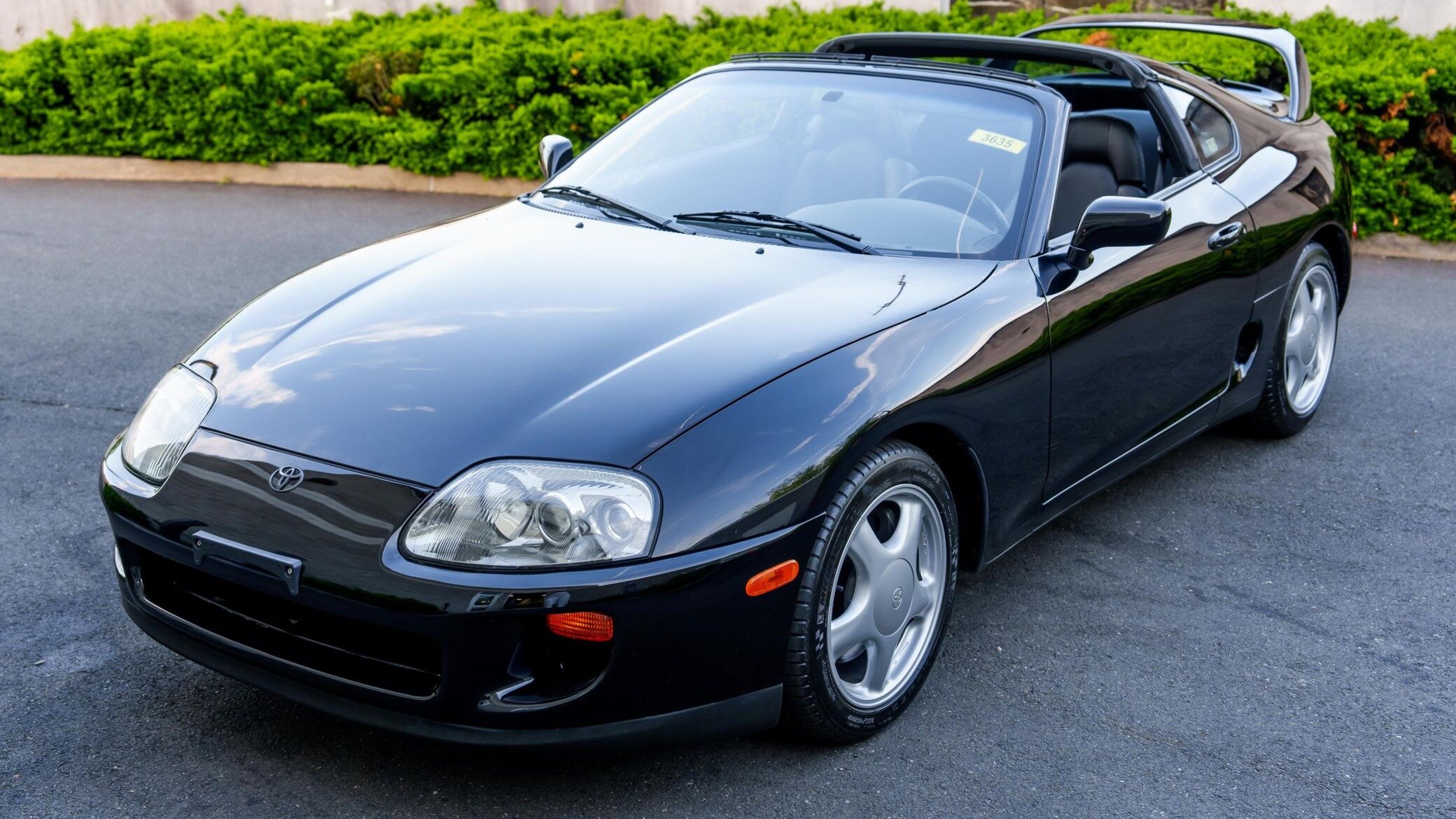 За 29-летнюю Toyota Supra с пробегом 16 000 километров на аукционе дают 150 тысяч долларов
