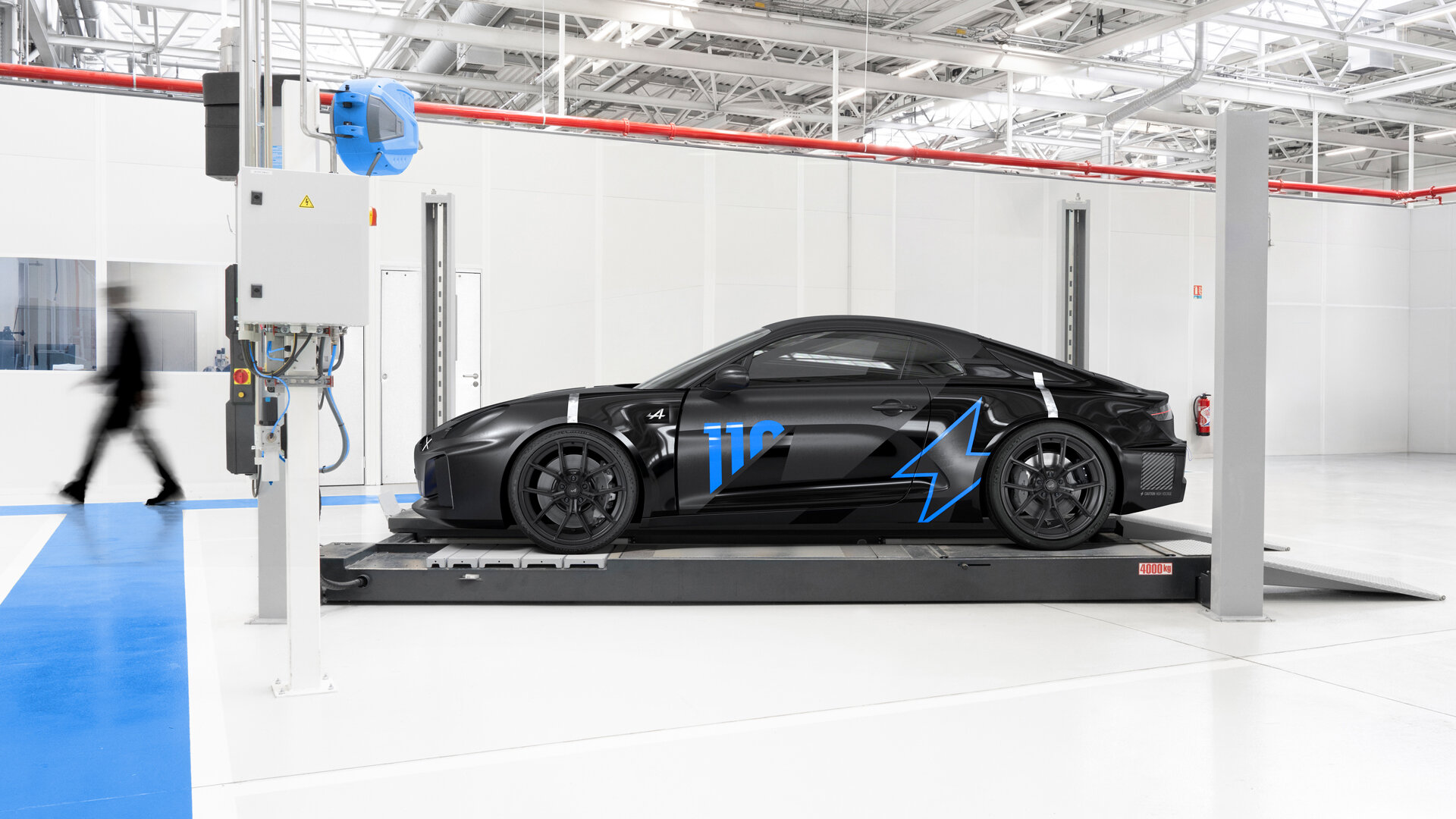 Марка Alpine показала первое электрическое спорткупе