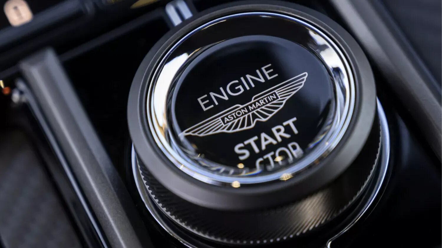 Aston Martin не откажется от моторов V8 и V12