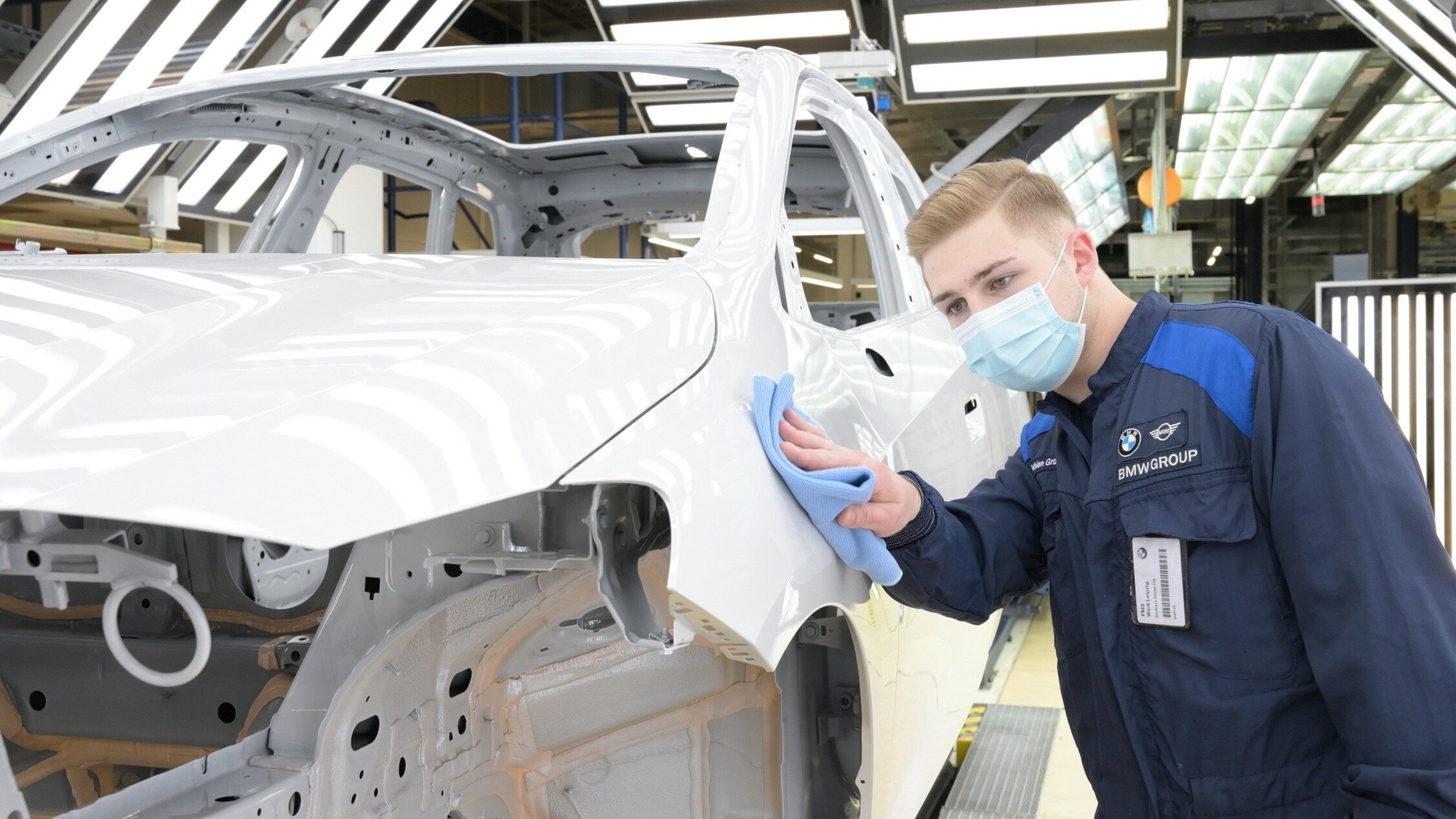BMW будет выпускать машины в России по полному циклу: со сваркой и окраской