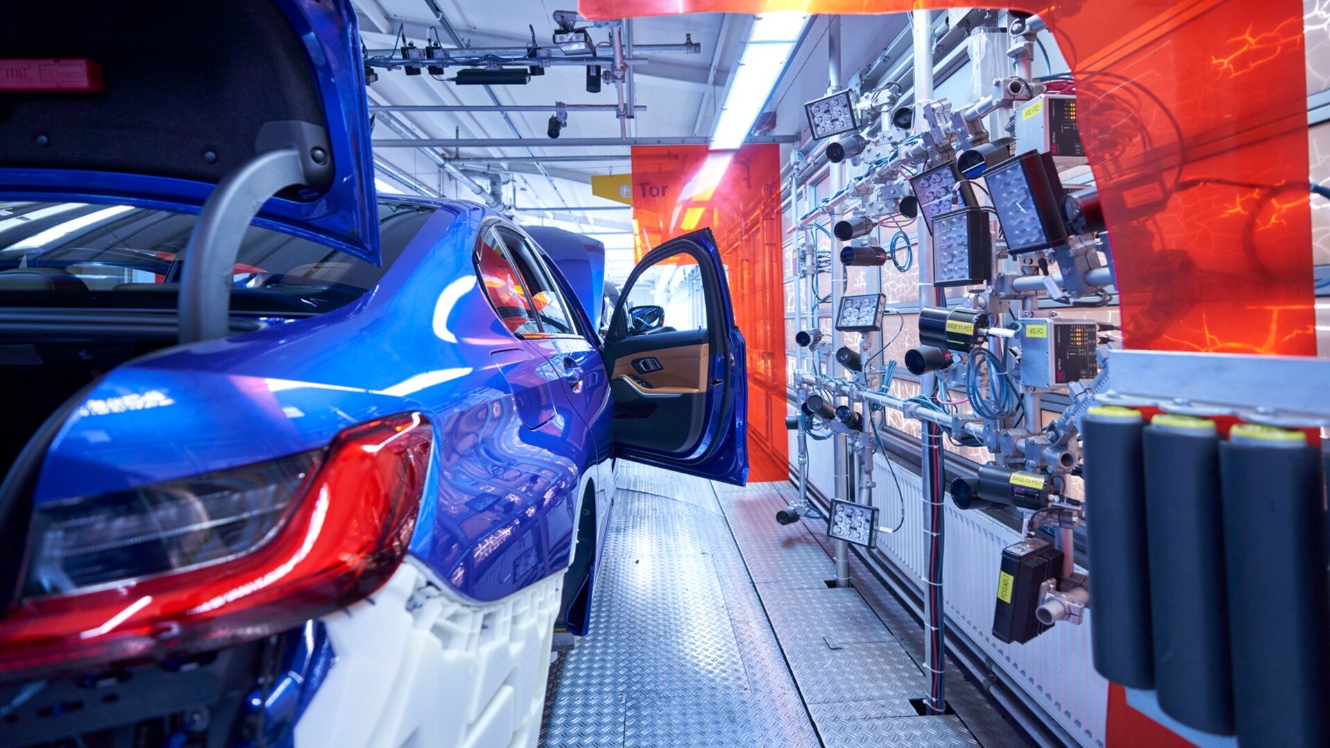 BMW и Mercedes-Benz могут сохранить искусственный дефицит на свои автомобили