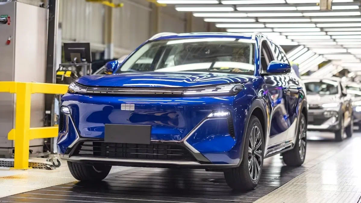 Продающийся в РФ гибрид Geely EX5 EM-i начали собирать в Бразилии