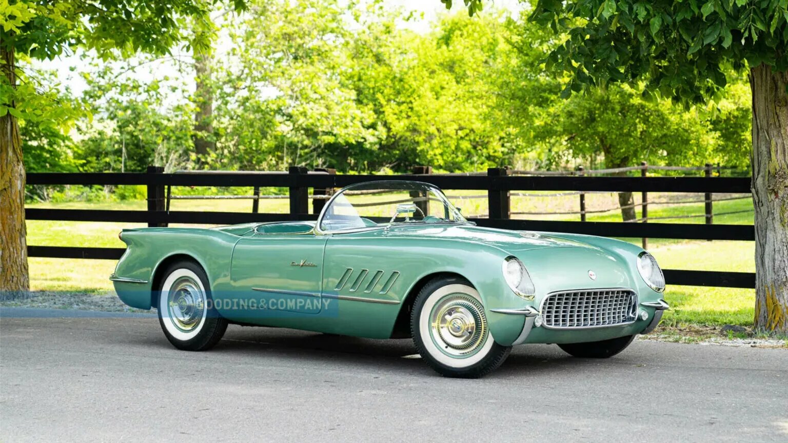 Уникальный прототип Chevrolet Corvette 1954 года продадут за 2 миллиона долларов
