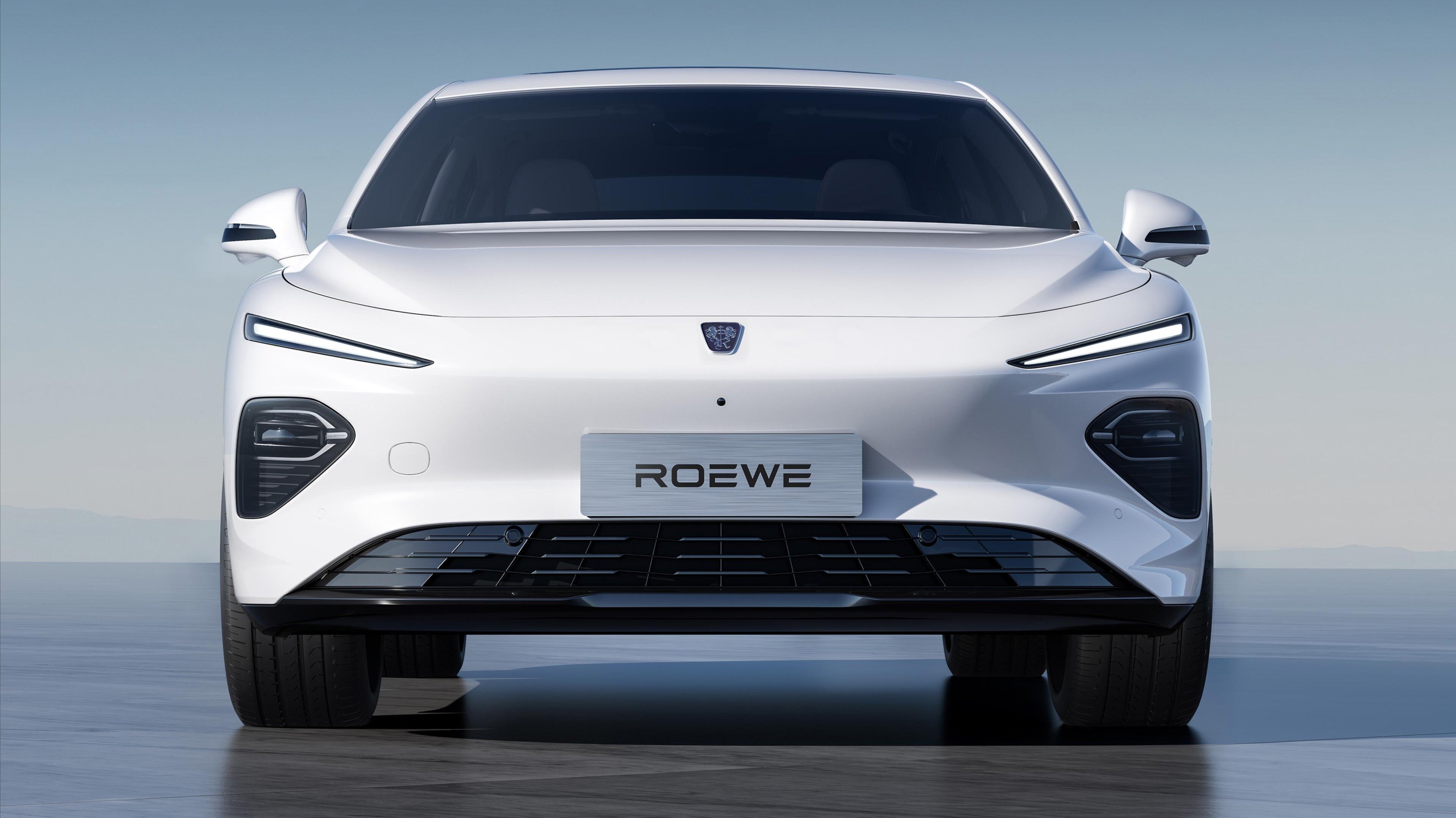 Новый бизнес-седан Roewe D7 дебютировал сразу в двух версиях