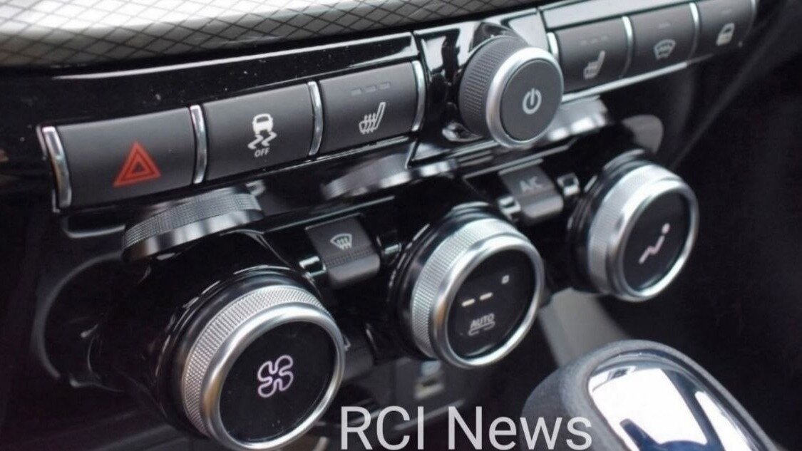 Lada Vesta с климат-контролем начнут отправлять дилерам в конце июля