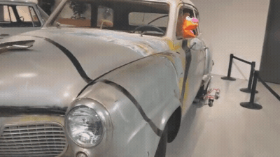 Посмотрите на старый Studebaker из «Маппет-шоу», простоявший много лет под открытым небом