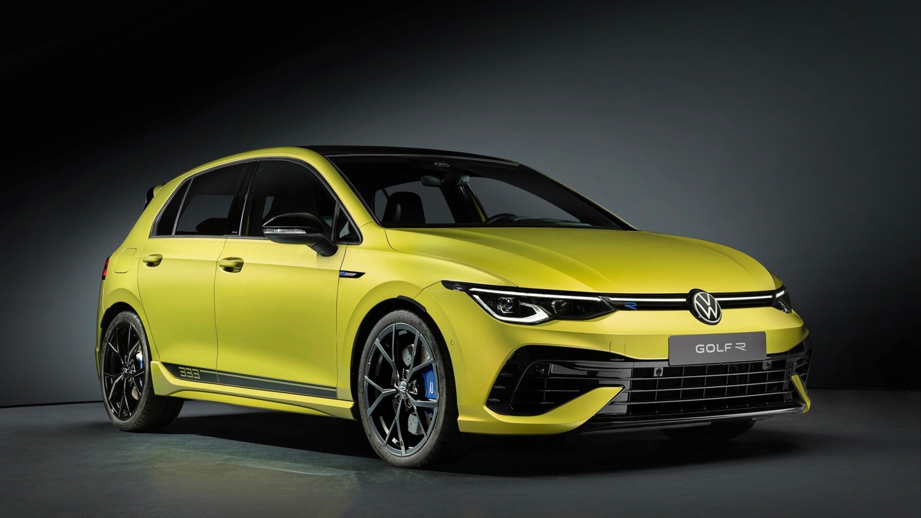 Всю партию самых дорогих VW Golf R раскупили за 8 минут