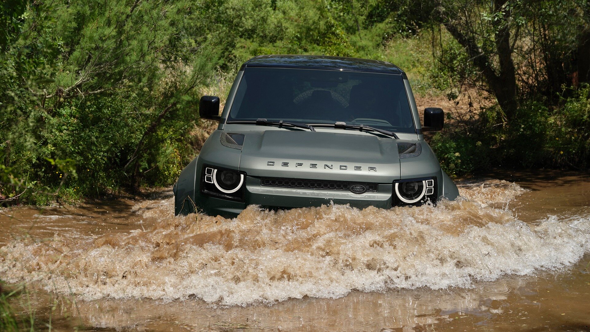 Land Rover больше не хочет делать маленький Defender электрокаром