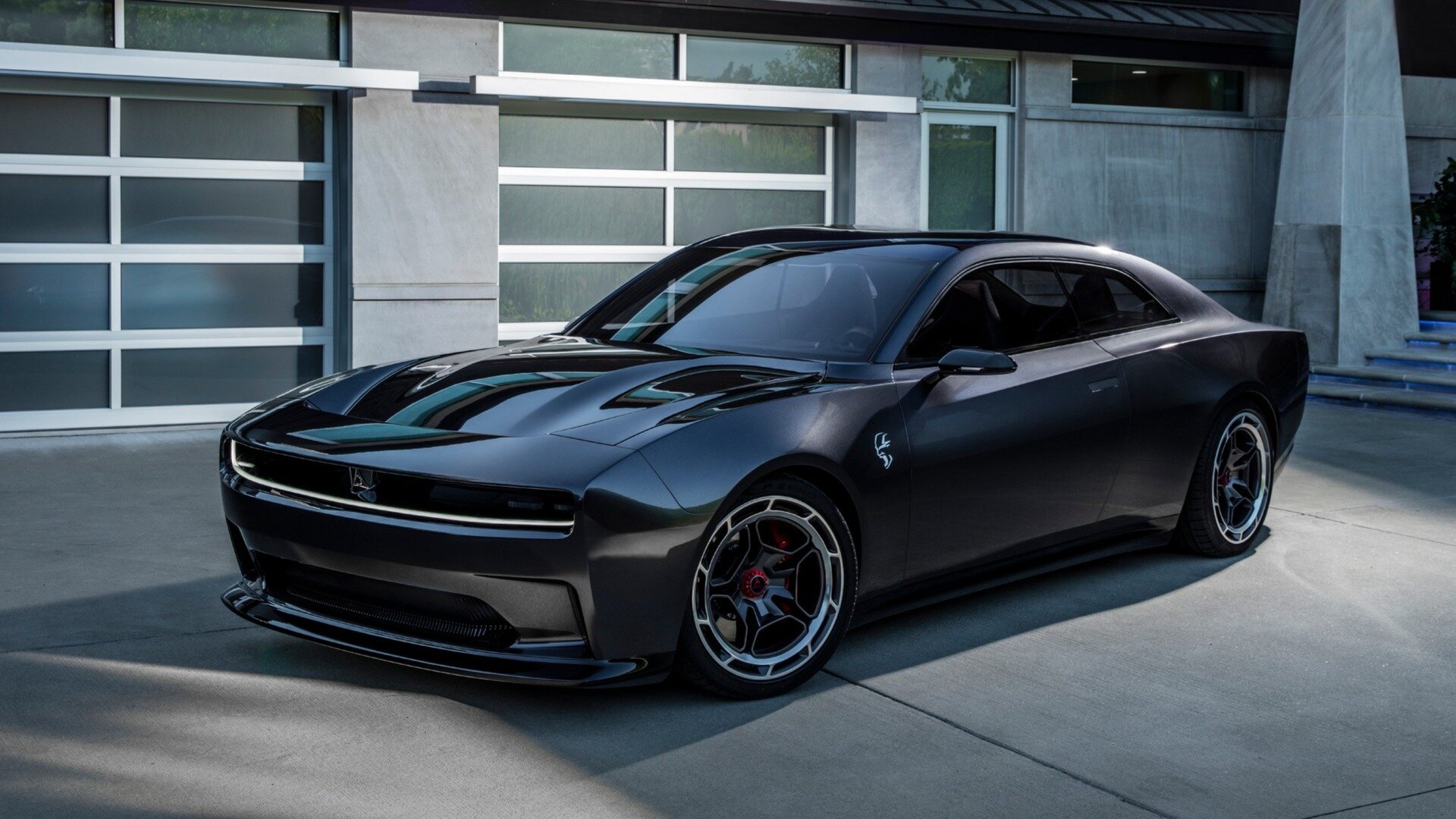 Dodge показал прототип первого электрического масл-кара
